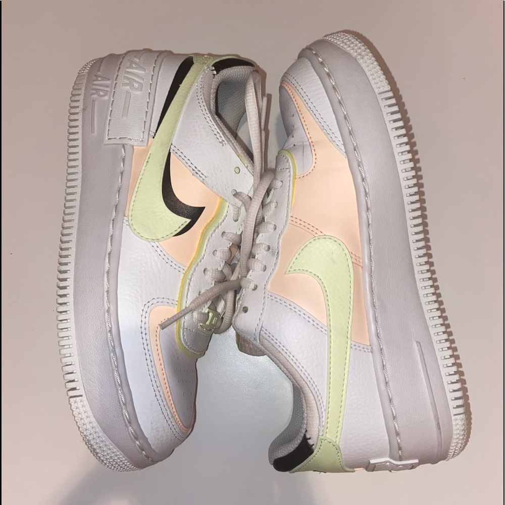 Wmns Air Force 1 Shadow 'White Crimson Tint'